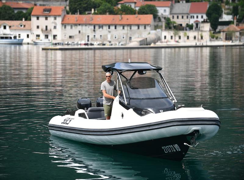 Book yachts online - motorboat - Sacs Strider 11 - Oltre - rent