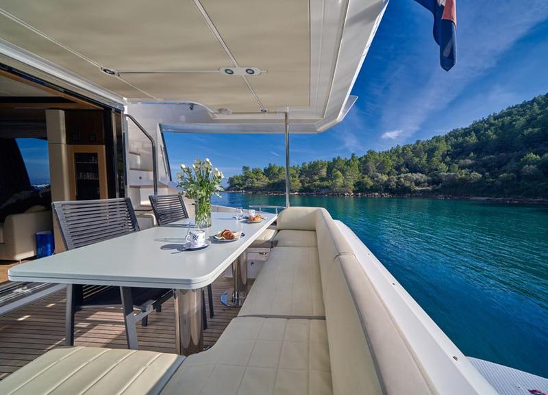 Book yachts online - motorboat - Azimut 72 - Relax of Croatia - rent