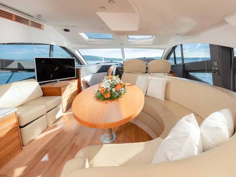 Book yachts online - motorboat - Sealine T 50 - Maja - rent