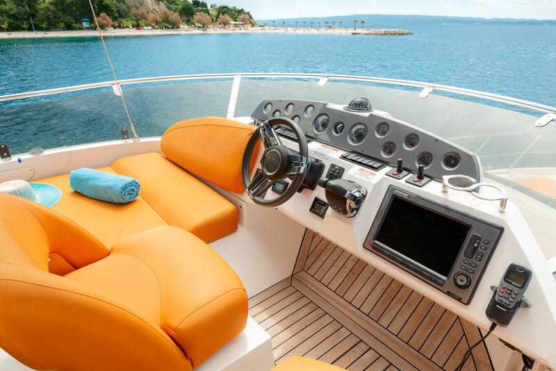 Book yachts online - motorboat - Sealine T 50 - Maja - rent