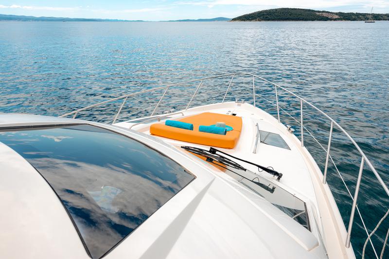 Book yachts online - motorboat - Sealine T 50 - Maja - rent