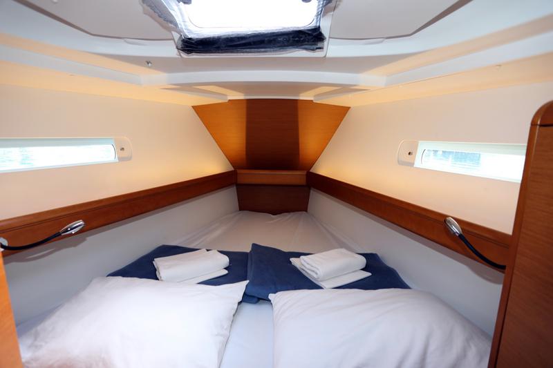 Book yachts online - sailboat - Sun Odyssey 449 - Una Bella Ria - rent