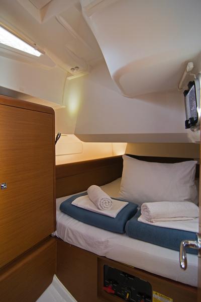 Book yachts online - sailboat - Sun Odyssey 419 - Dorado - rent