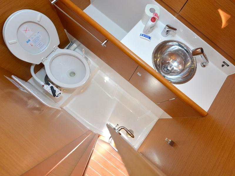Book yachts online - sailboat - Sun Odyssey 33i - Hasta Siempre - rent