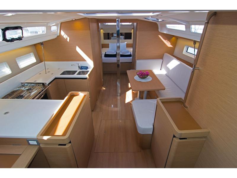 Book yachts online - sailboat - Sun Odyssey 440 - Carlyle - rent