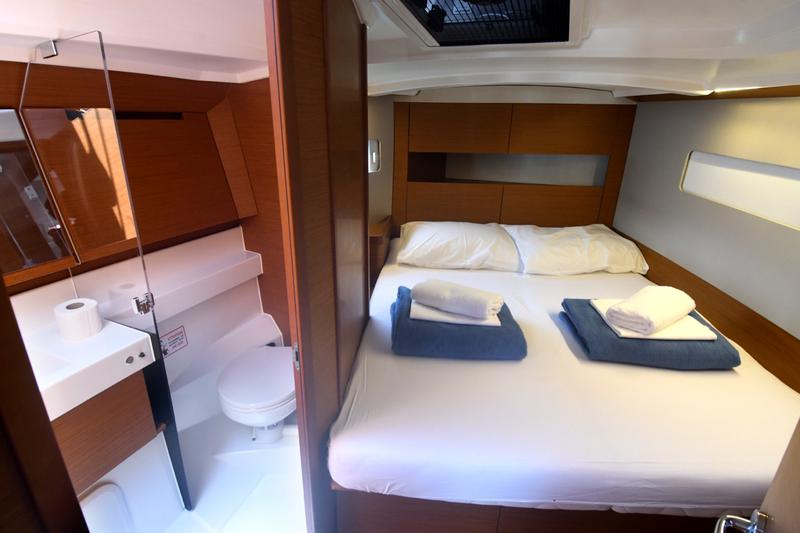 Book yachts online - sailboat - Sun Odyssey 410 - Signum Bravo - rent