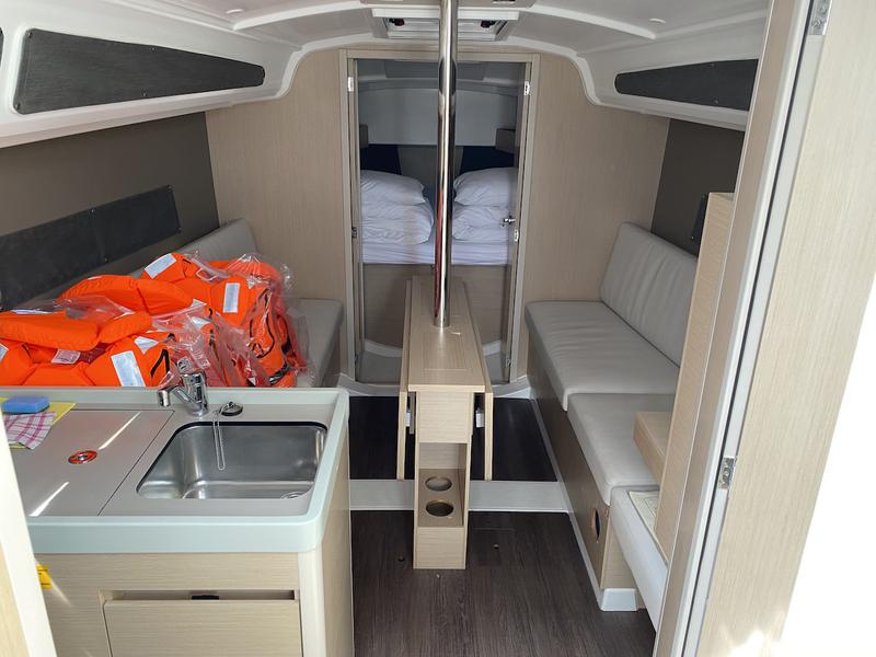 Book yachts online - sailboat - Oceanis 30.1 - Mañana - rent