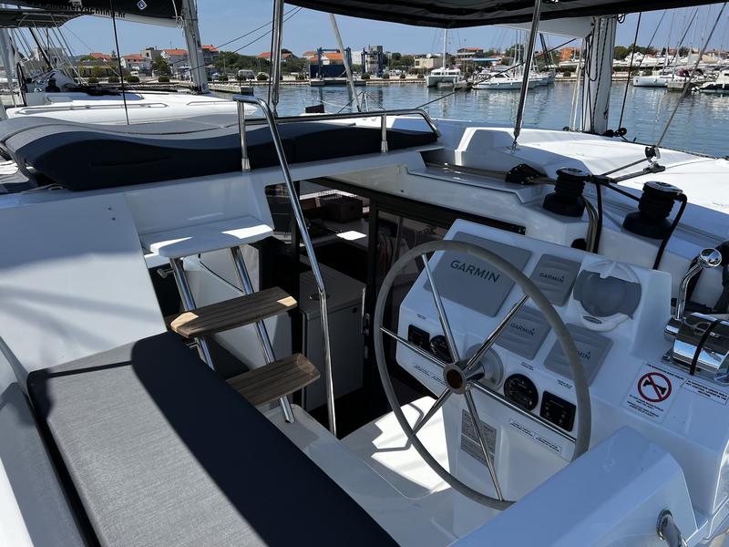 Book yachts online - catamaran - Astréa 42 - Elite - rent
