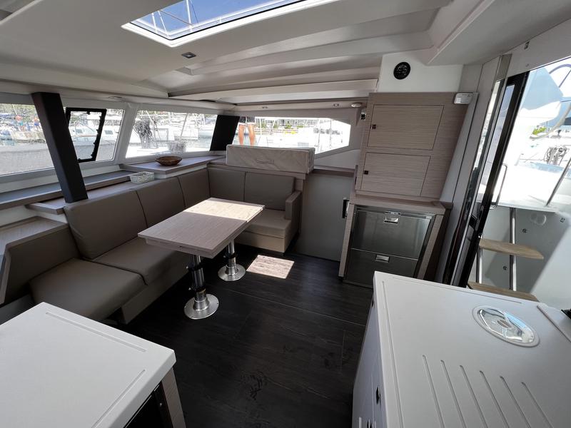 Book yachts online - catamaran - Astréa 42 - Elite - rent