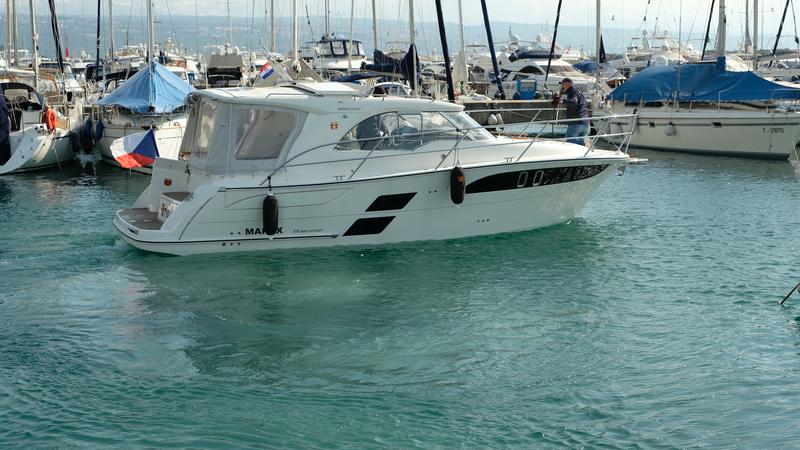 Book yachts online - motorboat - Marex 310 Sun Cruiser - Orion - rent