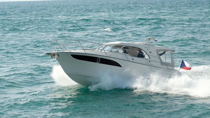Book yachts online - motorboat - Marex 310 Sun Cruiser - Orion - rent