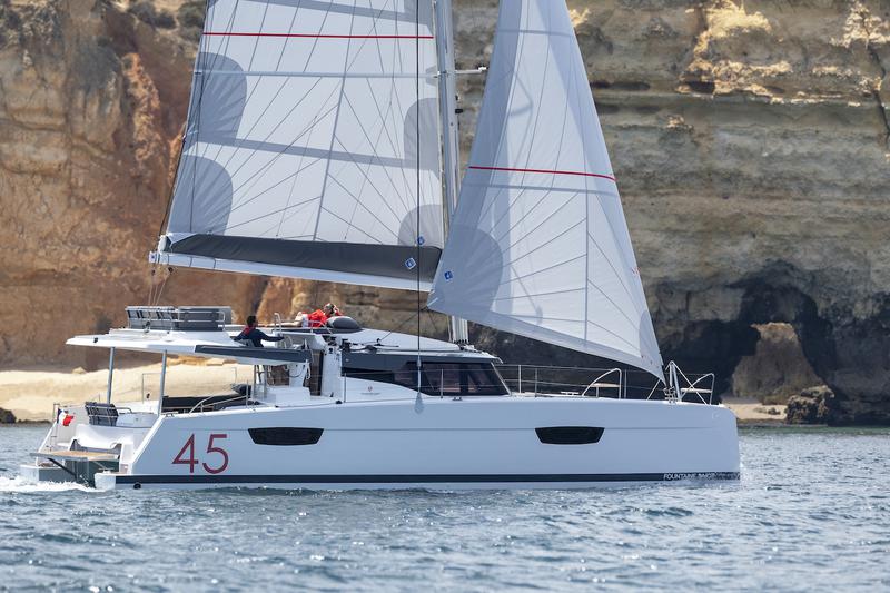 Book yachts online - catamaran - Elba 45 - Santa Maria - rent