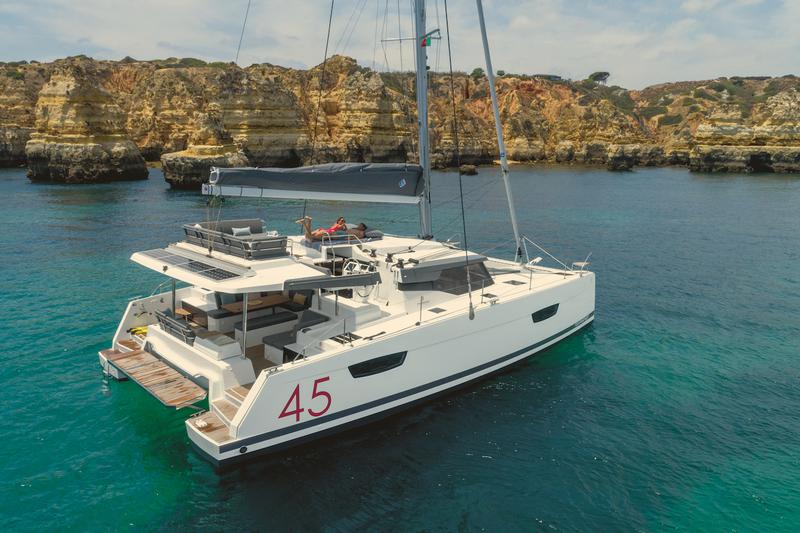 Book yachts online - catamaran - Elba 45 - Santa Maria - rent