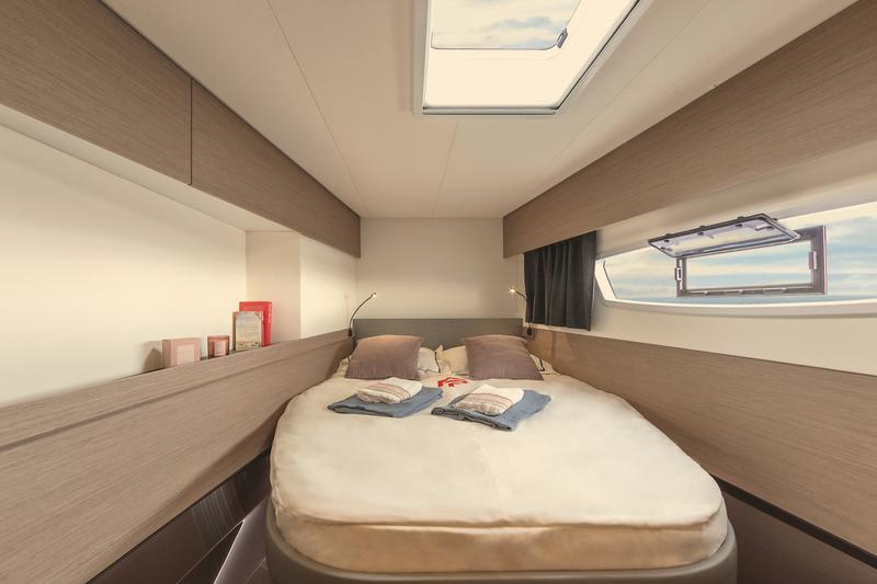 Book yachts online - catamaran - Elba 45 - Santa Maria - rent