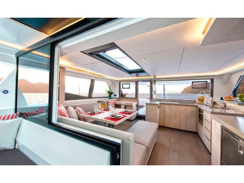 Book yachts online - catamaran - Leopard 45 - Marina - rent