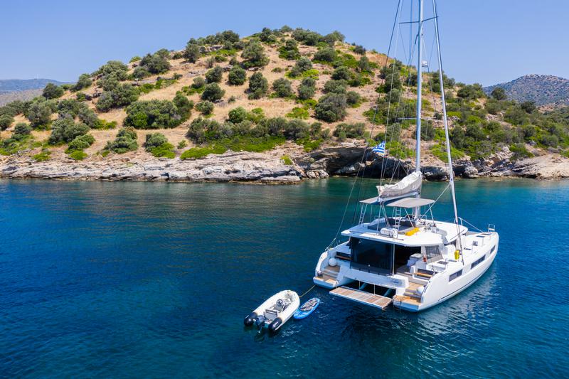Book yachts online - catamaran - Lagoon 50 - Adiamo - Deluxe - rent