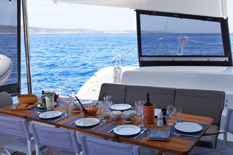Book yachts online - catamaran - Lagoon 50 - Adiamo - Deluxe - rent