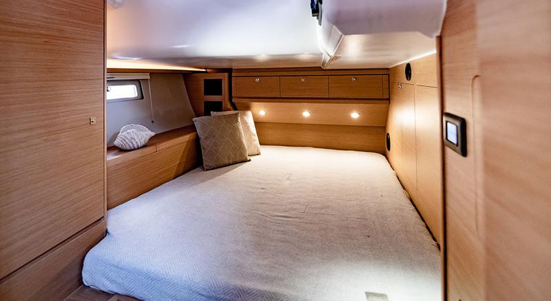 Book yachts online - sailboat - Dufour 520 Grand Large - Blue Bayou - rent
