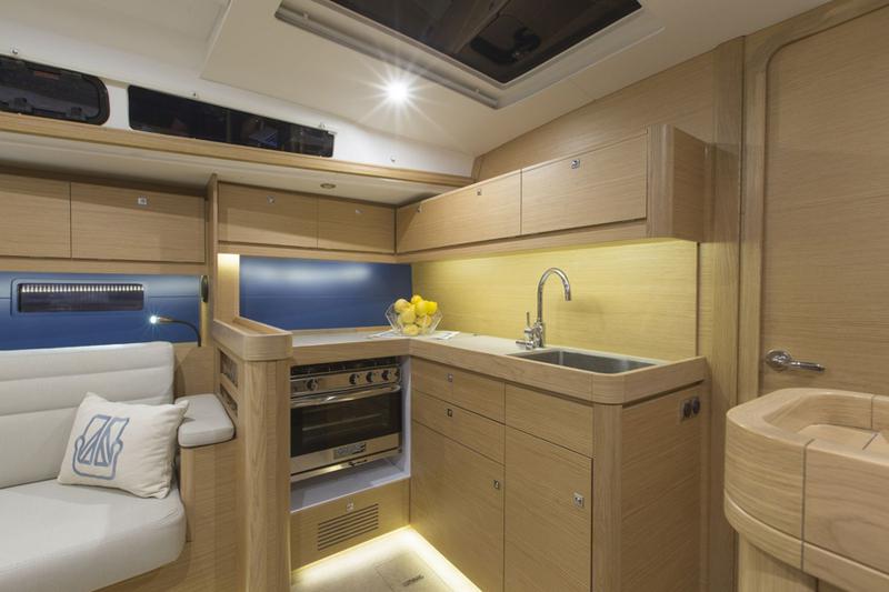 Book yachts online - sailboat - Dufour 460 Grand Large - Amigo - rent