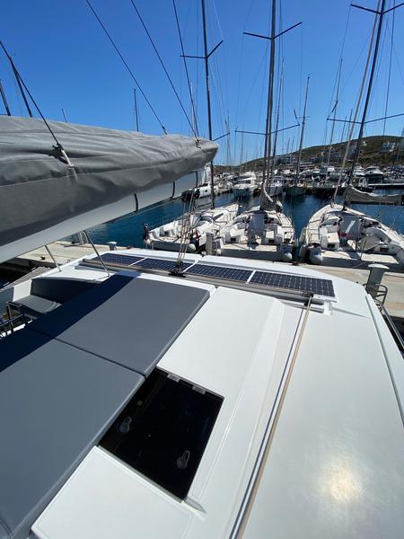 Book yachts online - catamaran - Astréa 42 - Ion - rent