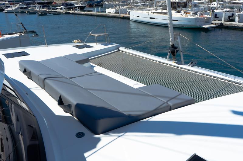 Book yachts online - catamaran - Astréa 42 - Ion - rent