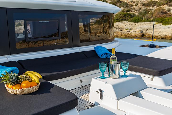 Book yachts online - catamaran - Lagoon 46 - Rubellite - Skippered - rent