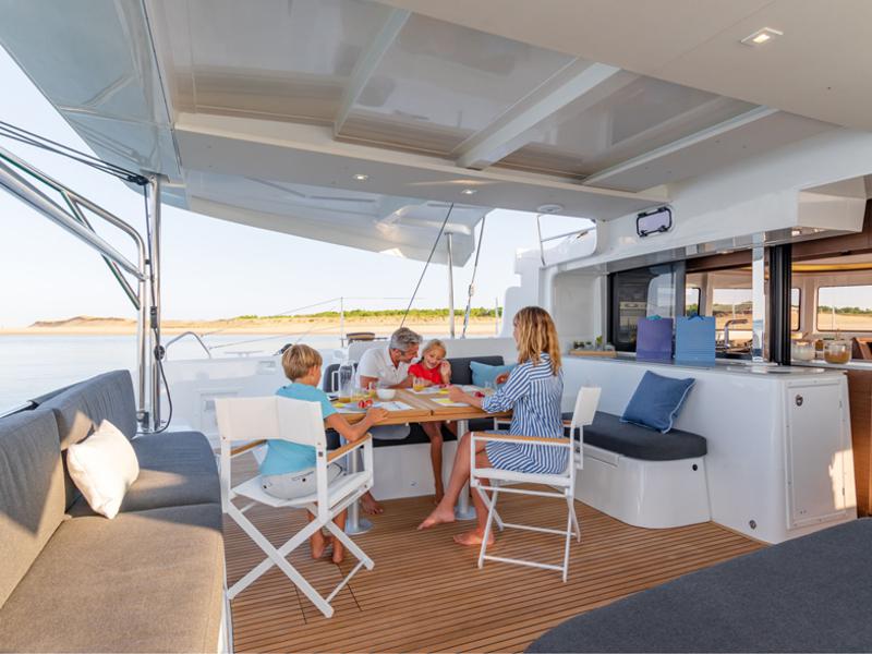 Book yachts online - catamaran - Lagoon 46 - Sundowner - rent
