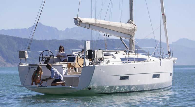 Book yachts online - sailboat - Dufour 430 Grand Large - TRINITY - rent