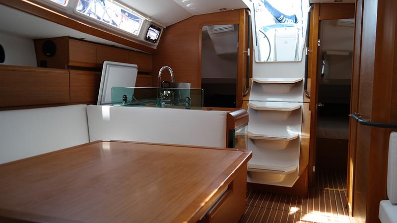 Book yachts online - sailboat - Sun Odyssey 419 - Ninia - rent