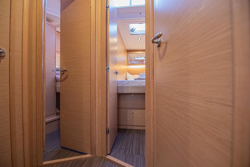 Book yachts online - sailboat - Dufour 530 (5+1) - Anema - rent