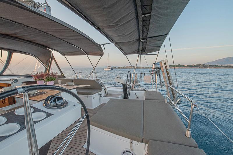 Book yachts online - sailboat - Dufour 530 (5+1) - Anema - rent