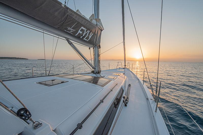 Book yachts online - sailboat - Dufour 530 (5+1) - Anema - rent