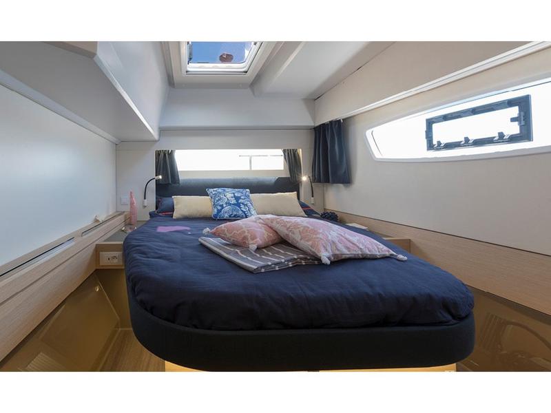 Book yachts online - catamaran - Astréa 42 - Argo I - rent