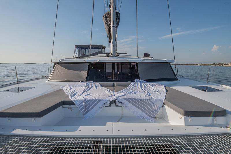 Book yachts online - catamaran - Astréa 42 - NOU NOU 1 - Skippered - rent