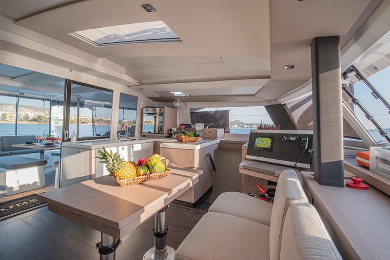 Book yachts online - catamaran - Astréa 42 - NOU NOU 1 - Skippered - rent