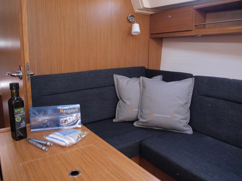 Book yachts online - sailboat - Bavaria 36 - Sea Wolf - rent
