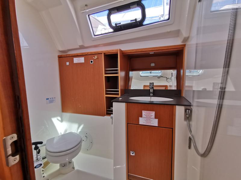 Book yachts online - sailboat - Bavaria Cruiser 41 - Pearl - rent