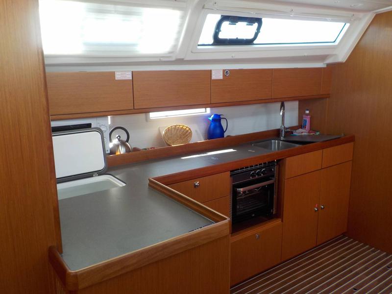 Book yachts online - sailboat - Bavaria Cruiser 46 - Rava - rent