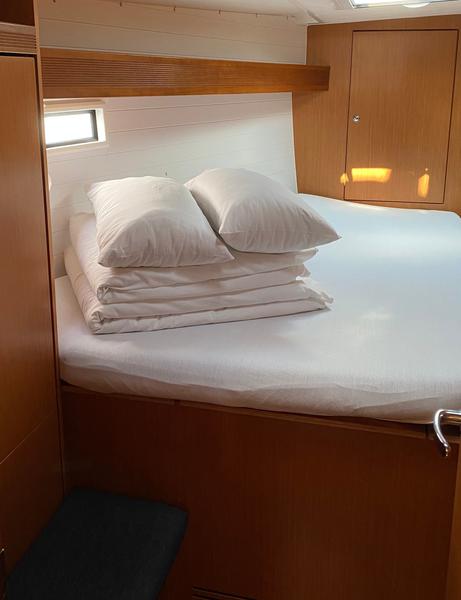 Book yachts online - sailboat - Bavaria Cruiser 37 - Maestral - rent