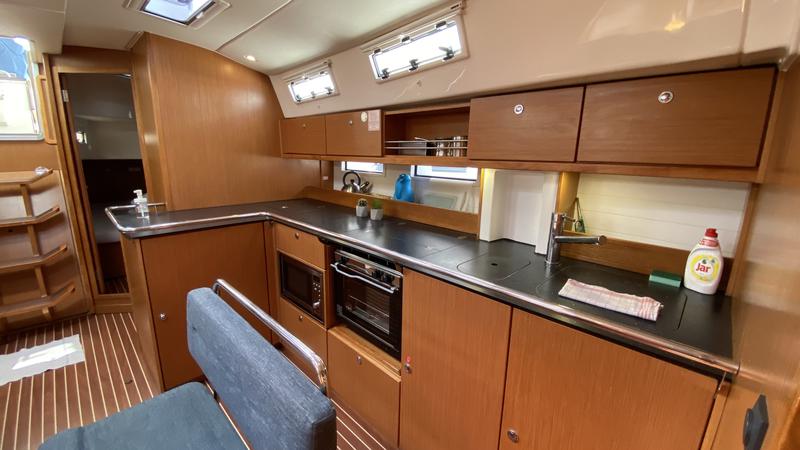 Book yachts online - sailboat - Bavaria Cruiser 45 - Volić - rent