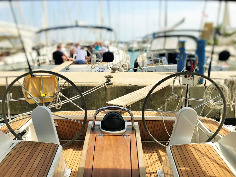 Book yachts online - sailboat - Bavaria Cruiser 37 - Lahor - rent