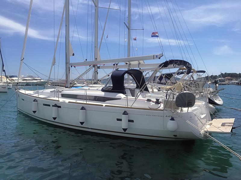 Book yachts online - sailboat - Sun Odyssey 449 - Baez - rent
