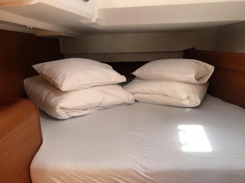 Book yachts online - sailboat - Sun Odyssey 449 - Hallyday - rent