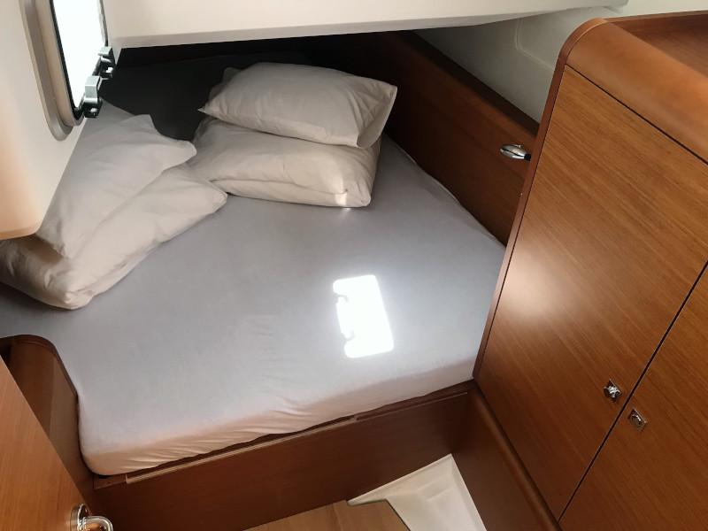 Book yachts online - sailboat - Sun Odyssey 449 - Hallyday - rent