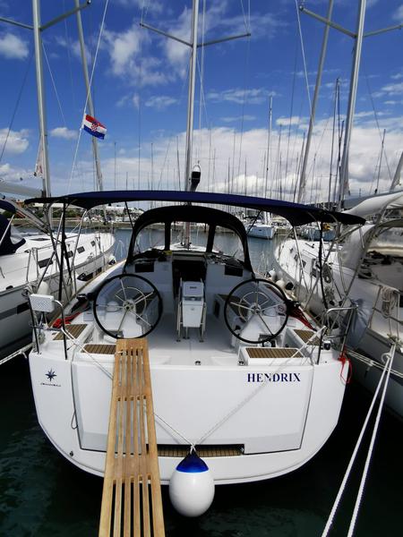 Book yachts online - sailboat - Sun Odyssey 419 - Hendrix - rent
