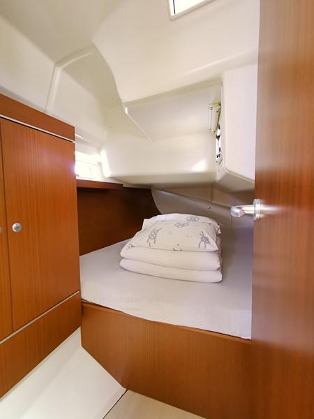 Book yachts online - sailboat - Hanse 385 - Abrazo - rent
