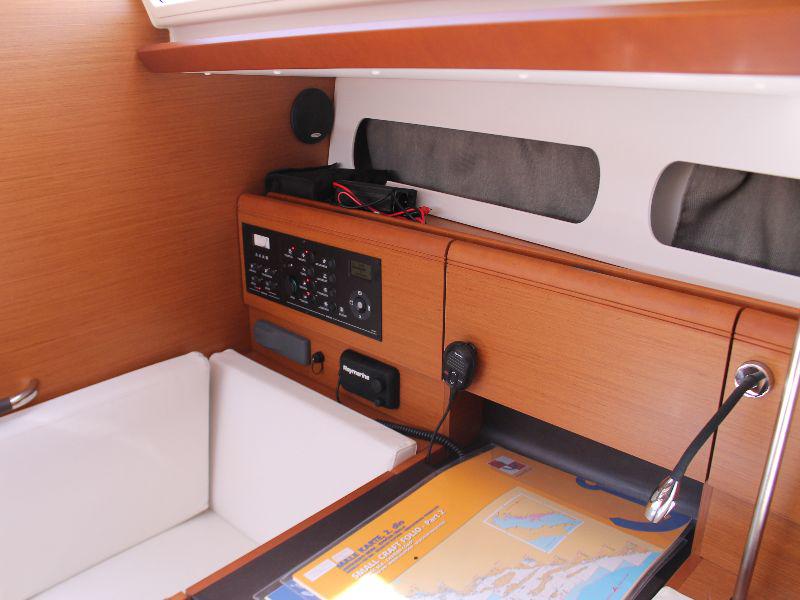 Book yachts online - sailboat - Sun Odyssey 419 - mango tango - rent