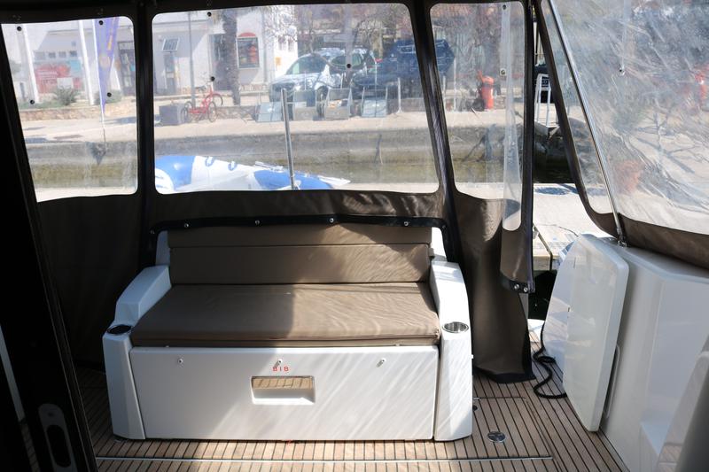 Book yachts online - motorboat - Jeanneau NC-11 Ownerversion - SORRY I - rent