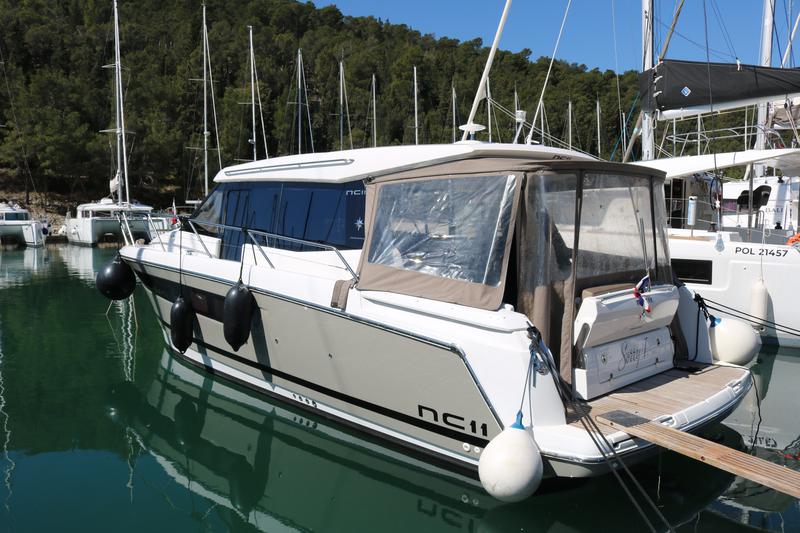 Book yachts online - motorboat - Jeanneau NC-11 Ownerversion - SORRY I - rent
