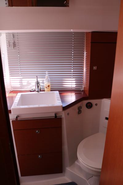 Book yachts online - motorboat - Jeanneau NC-11 Ownerversion - SORRY I - rent